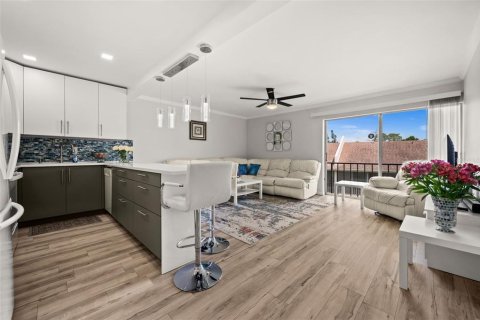 Condominio en alquiler en Sarasota, Florida, 1 dormitorio, 61.59 m2 № 2150595 - foto 10