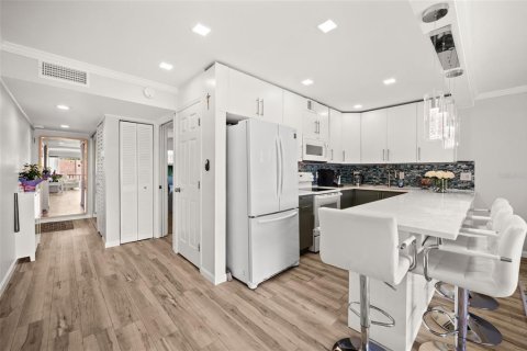 Condominio en alquiler en Sarasota, Florida, 1 dormitorio, 61.59 m2 № 2150595 - foto 8