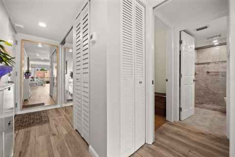 Condominio en alquiler en Sarasota, Florida, 1 dormitorio, 61.59 m2 № 2150595 - foto 15