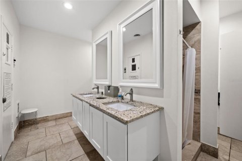 Condominio en alquiler en Sarasota, Florida, 1 dormitorio, 61.59 m2 № 2150595 - foto 22