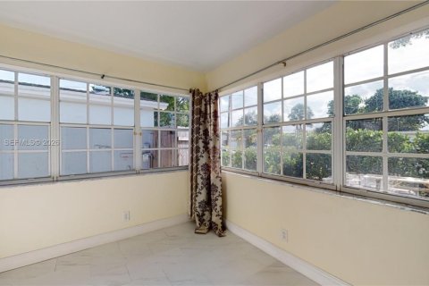 Снять в аренду виллу или дом в Холливуд, Флорида 4 спальни, 160.54м2, № 2005781 - фото 9