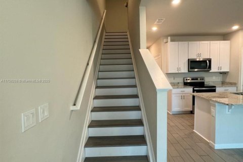 Adosado en venta en Mangonia Park, Florida, 3 dormitorios, 135.08 m2 № 1937392 - foto 17
