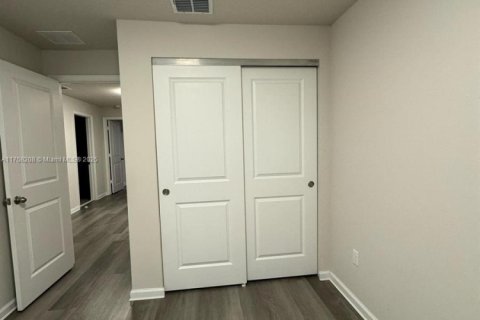Townhouse in Mangonia Park, Florida 3 bedrooms, 135.08 sq.m. № 1937392 - photo 15