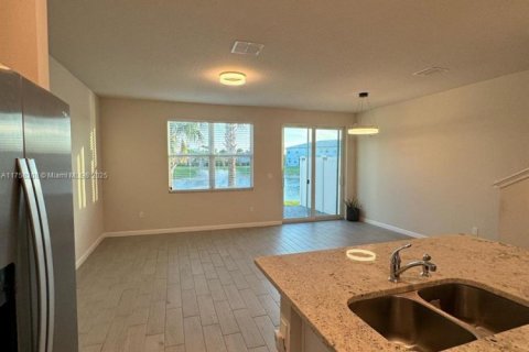 Townhouse in Mangonia Park, Florida 3 bedrooms, 135.08 sq.m. № 1937392 - photo 20