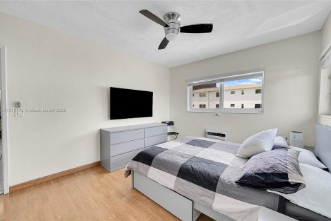 Copropriété à vendre à Hallandale Beach, Floride: 2 chambres, 92.9 m2 № 1970276 - photo 23