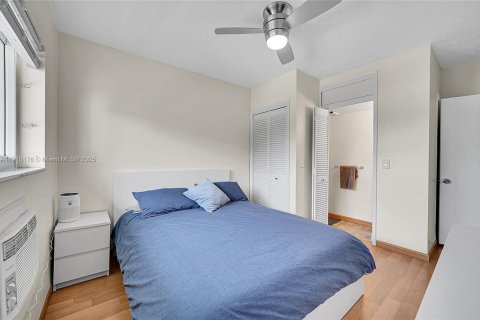 Copropriété à vendre à Hallandale Beach, Floride: 2 chambres, 92.9 m2 № 1970276 - photo 20