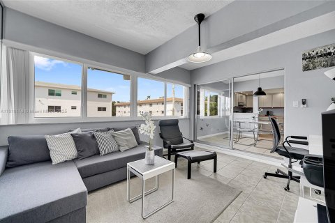 Copropriété à vendre à Hallandale Beach, Floride: 2 chambres, 92.9 m2 № 1970276 - photo 13
