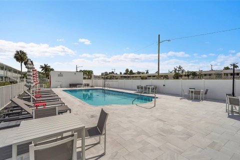 Copropriété à vendre à Hallandale Beach, Floride: 2 chambres, 92.9 m2 № 1970276 - photo 25