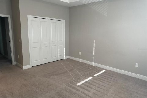 House in Oakland, Florida 4 bedrooms, 187.38 sq.m. № 1825186 - photo 13
