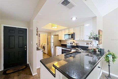 Condominio en venta en Mount Dora, Florida, 2 dormitorios, 93.92 m2 № 2149580 - foto 6