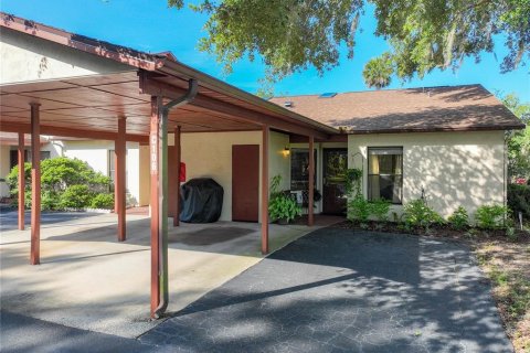 Condominio en Mount Dora, Florida, 2 dormitorios  № 2149580
