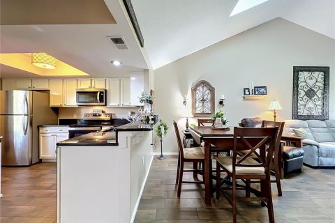 Condominio en venta en Mount Dora, Florida, 2 dormitorios, 93.92 m2 № 2149580 - foto 13
