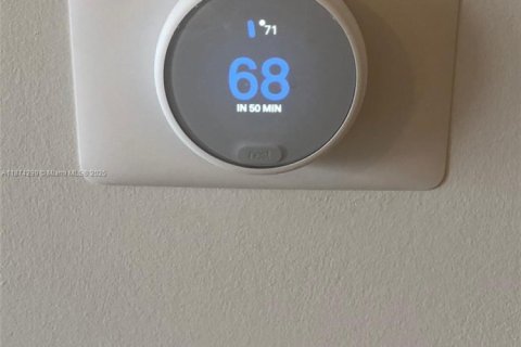 Condominio en venta en Miami, Florida, 1 dormitorio, 77.85 m2 № 1980142 - foto 15