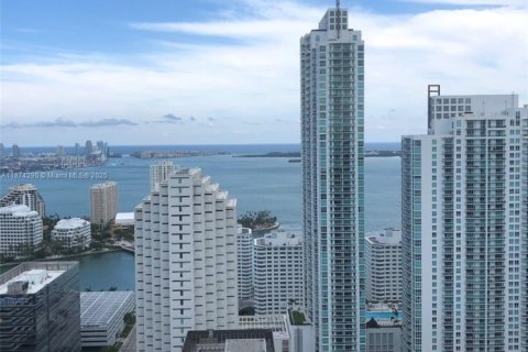 Condominio en venta en Miami, Florida, 1 dormitorio, 77.85 m2 № 1980142 - foto 1