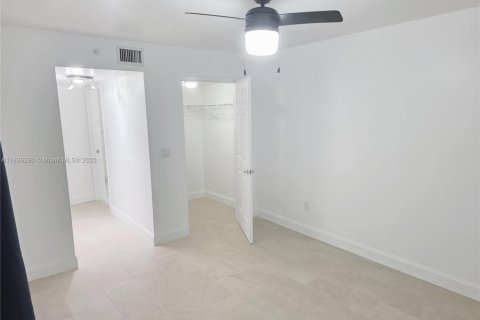 Condo in Davie, Florida, 2 bedrooms  № 1827532 - photo 20