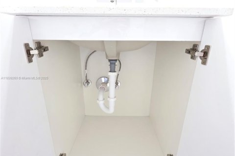 Condo in Davie, Florida, 2 bedrooms  № 1827532 - photo 25