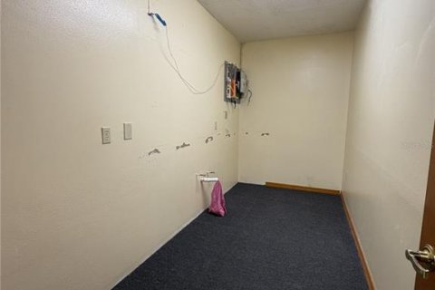 Propiedad comercial en venta en Kissimmee, Florida, 173.54 m2 № 2132275 - foto 23