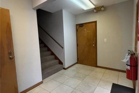 Propiedad comercial en venta en Kissimmee, Florida, 173.54 m2 № 2132275 - foto 3