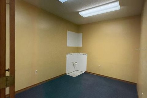 Propiedad comercial en venta en Kissimmee, Florida, 173.54 m2 № 2132275 - foto 22