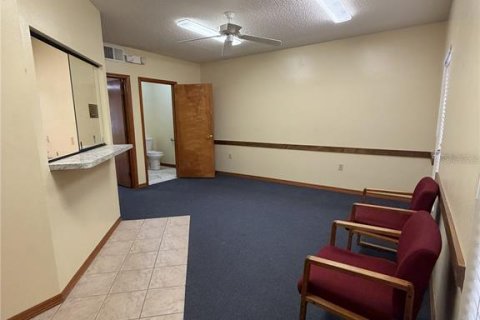 Propiedad comercial en venta en Kissimmee, Florida, 173.54 m2 № 2132275 - foto 12