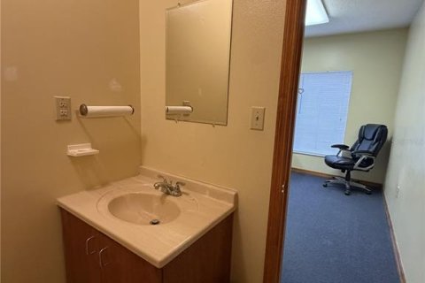 Propiedad comercial en venta en Kissimmee, Florida, 173.54 m2 № 2132275 - foto 7