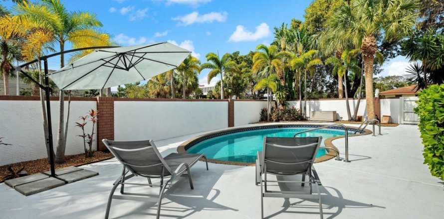 Townhouse in Fort Lauderdale, Florida 3 bedrooms, 167.22 sq.m. № 2191500