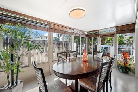 Townhouse in Fort Lauderdale, Florida 3 bedrooms, 167.22 sq.m. № 2191500 - photo 19