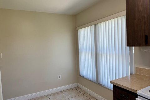 Adosado en venta en Kissimmee, Florida, 2 dormitorios, 96.43 m2 № 1796907 - foto 7