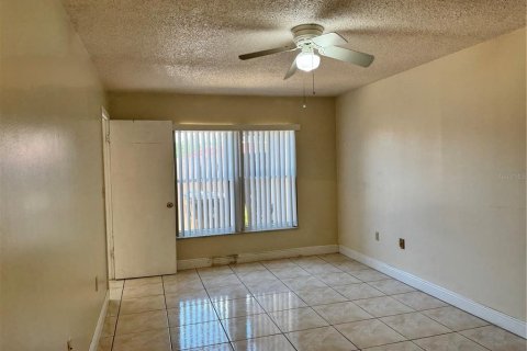 Adosado en venta en Kissimmee, Florida, 2 dormitorios, 96.43 m2 № 1796907 - foto 8