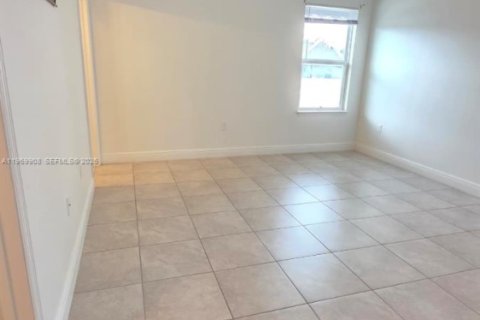 House in Ocala, Florida 4 bedrooms, 146.79 sq.m. № 2030726 - photo 11