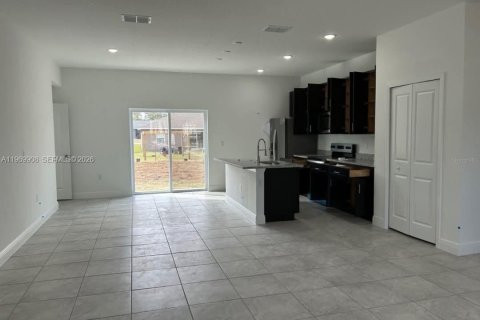 House in Ocala, Florida 4 bedrooms, 146.79 sq.m. № 2030726 - photo 2