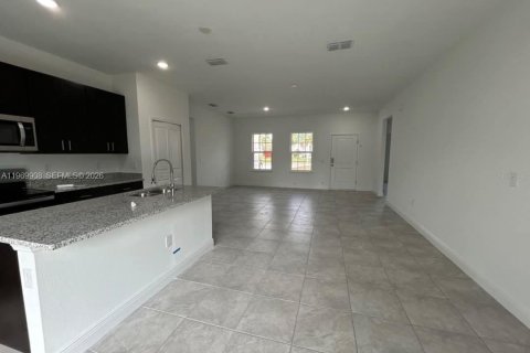 House in Ocala, Florida 4 bedrooms, 146.79 sq.m. № 2030726 - photo 3