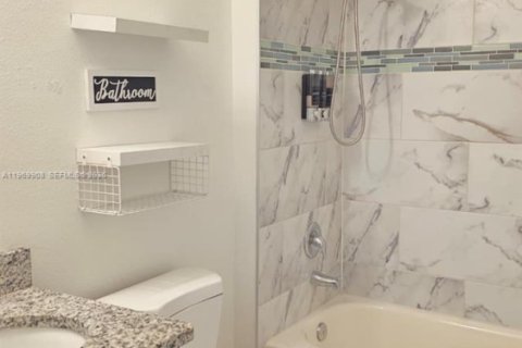 House in Ocala, Florida 4 bedrooms, 146.79 sq.m. № 2030726 - photo 15