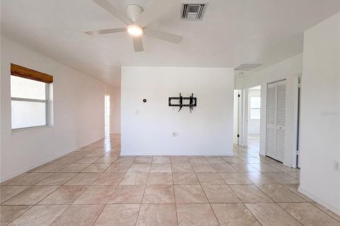 Villa ou maison à vendre à Englewood, Floride: 3 chambres, 129.88 m2 № 2120087 - photo 7