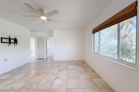 Villa ou maison à vendre à Englewood, Floride: 3 chambres, 129.88 m2 № 2120087 - photo 3