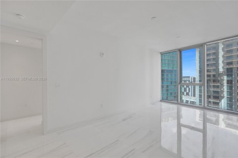 Condo in Miami, Florida, 4 bedrooms  № 2053985 - photo 17