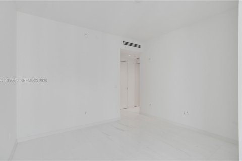 Condo in Miami, Florida, 4 bedrooms  № 2053985 - photo 29
