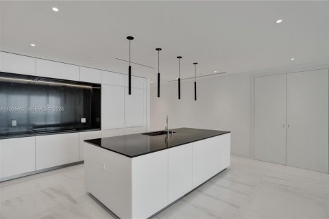 Condo in Miami, Florida, 4 bedrooms  № 2053985 - photo 24