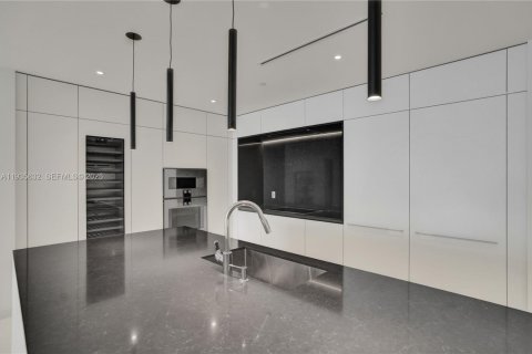 Condo in Miami, Florida, 4 bedrooms  № 2053985 - photo 23