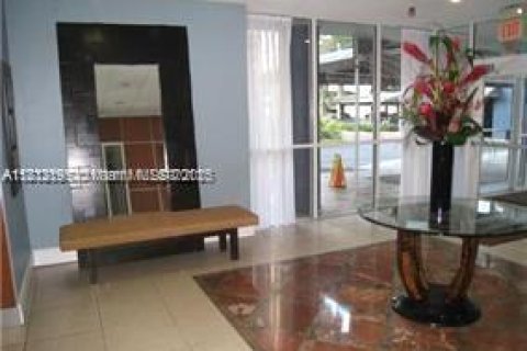 Copropriété à vendre à Miami, Floride: 2 chambres, 84.91 m2 № 1940340 - photo 3