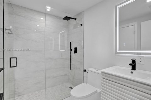 Villa ou maison à louer à North Miami Beach, Floride: 5 chambres, 193.61 m2 № 1979558 - photo 21