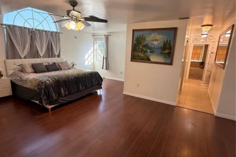 Villa ou maison à louer à Sunrise, Floride: 4 chambres, 229.28 m2 № 1999171 - photo 15