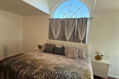 Villa ou maison à louer à Sunrise, Floride: 4 chambres, 229.28 m2 № 1999171 - photo 16