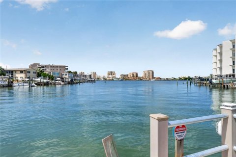 Copropriété à vendre à Clearwater, Floride: 2 chambres, 93.37 m2 № 2402829 - photo 3