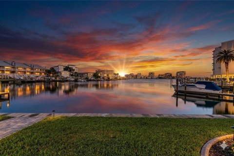 Condo à Clearwater, Floride, 2 chambres № 2402829