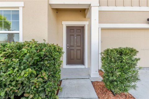Villa ou maison à vendre à New Smyrna Beach, Floride: 4 chambres, 224.82 m2 № 2431122 - photo 4