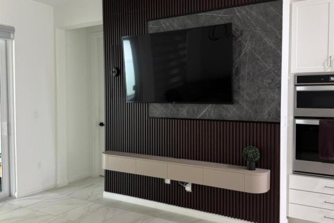 Купить виллу или дом в Порт-Сент-Луси, Флорида 3 комнаты, 249.91м2, № 2083782 - фото 19