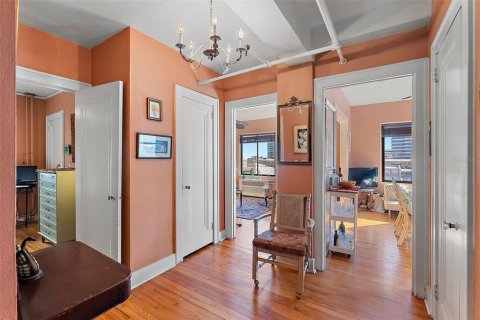 Condo in Saint Petersburg, Florida, 1 bedroom  № 1523122 - photo 4