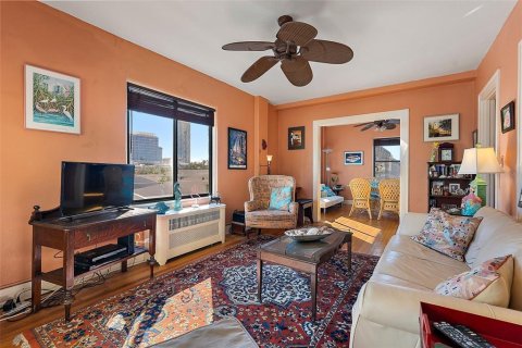 Condo in Saint Petersburg, Florida, 1 bedroom  № 1523122 - photo 6