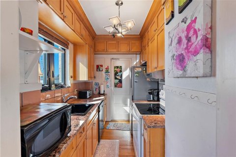 Condo in Saint Petersburg, Florida, 1 bedroom  № 1523122 - photo 11
